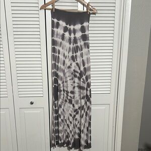 Tie-Dye Maxi Skirt in Black and White